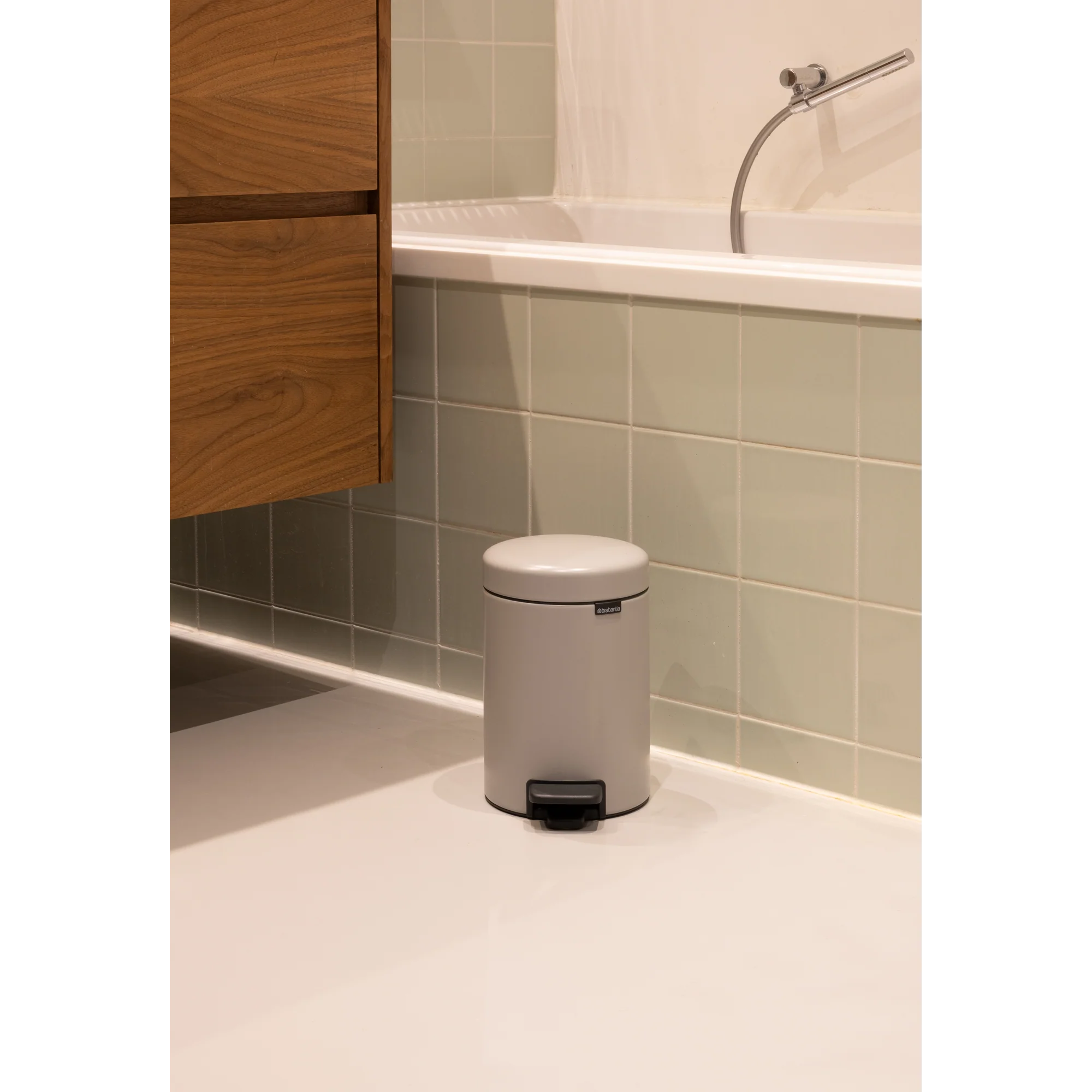 Brabantia NewIcon Pedaalemmer, 3 liter - Soft Grey - Image 6