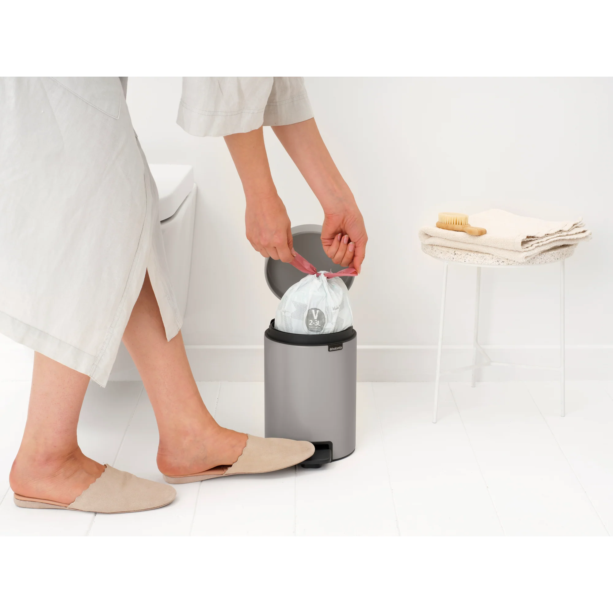 Brabantia NewIcon Pedaalemmer, 3 liter - Soft Grey - Image 7