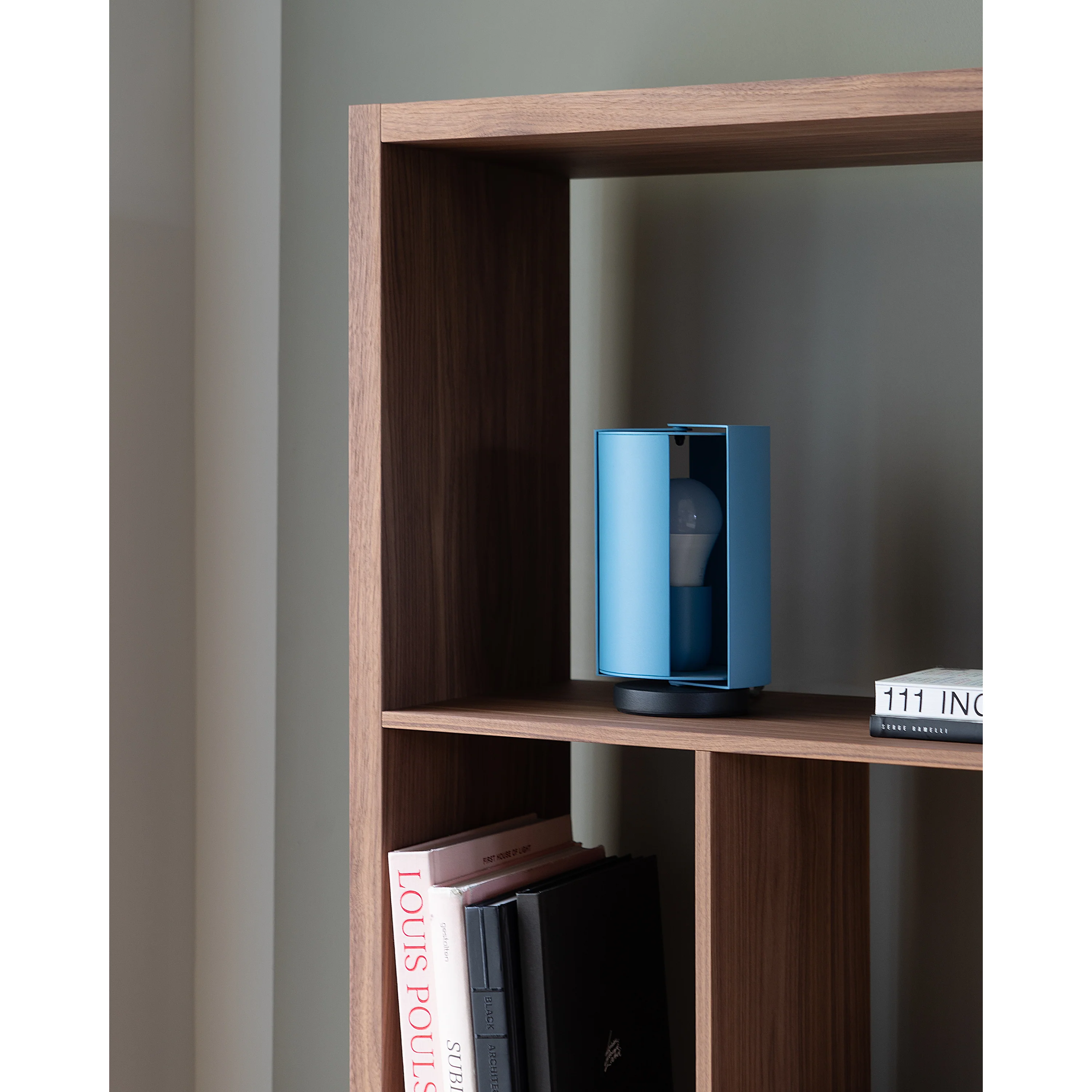 MINT Furniture KAST M, 112 x 30 x 179 cm, walnoot - Image 3